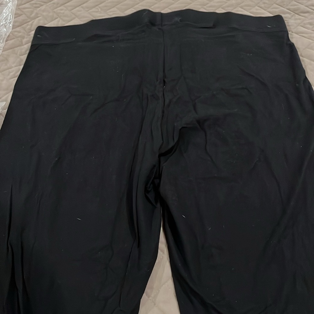 Old Navy Black High Waisted Cropped Flare Leggings / Tall/ L & XL - Picture 10 of 10